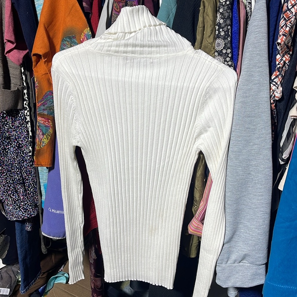 Bellini Ribbed Turtle Neck - Picture 3 of 4